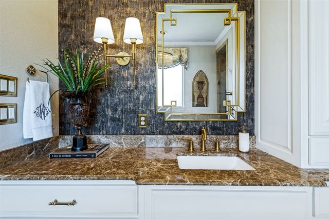 121 Brentwood Drive, Heath, TX 75032