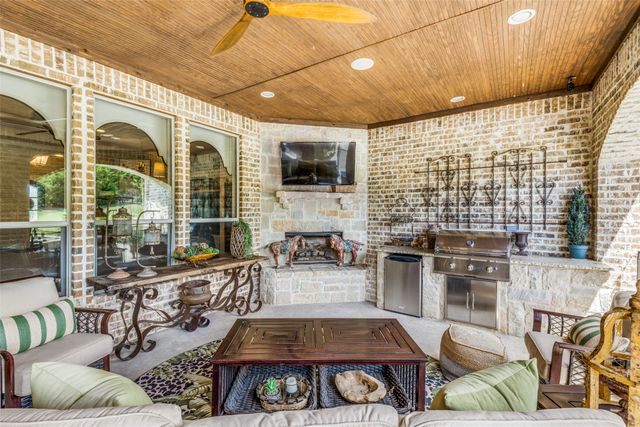 121 Brentwood Drive, Heath, TX 75032