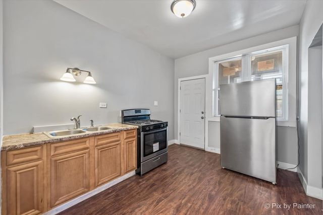 7833 S Kingston Avenue, Chicago, IL 60649