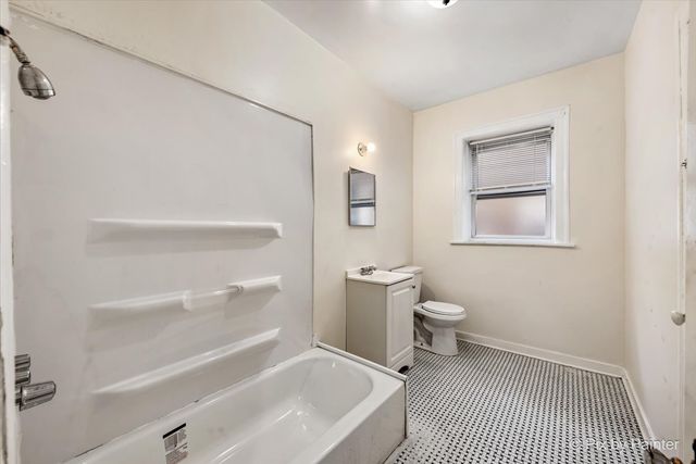 7833 S Kingston Avenue, Chicago, IL 60649