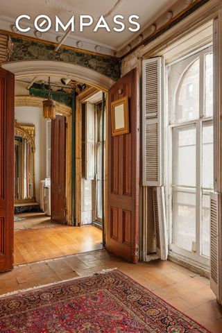 35 Stuyvesant Street, New York City, NY 10003