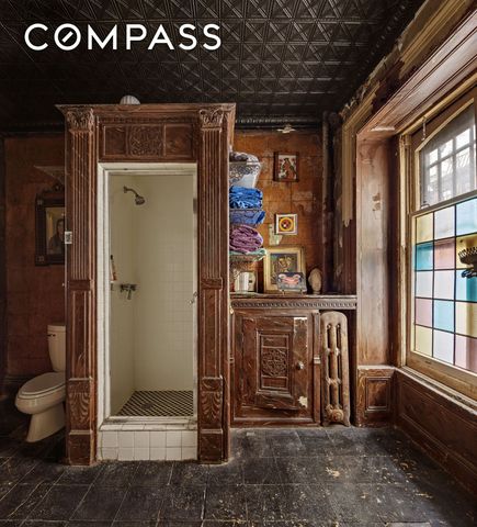 35 Stuyvesant Street, New York City, NY 10003