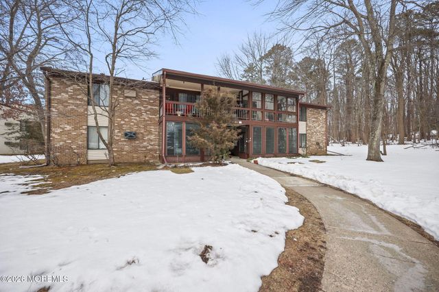 110 Amberly Drive A, Manalapan, NJ 07726