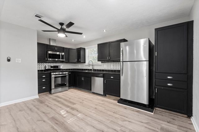 2 Ground Brier Court, The Woodlands, TX 77381