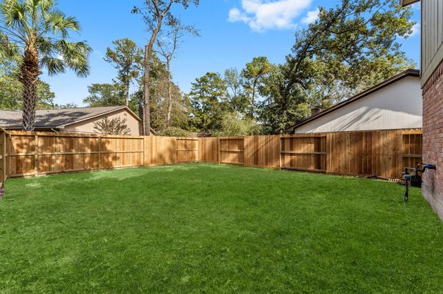 2 Ground Brier Court, The Woodlands, TX 77381