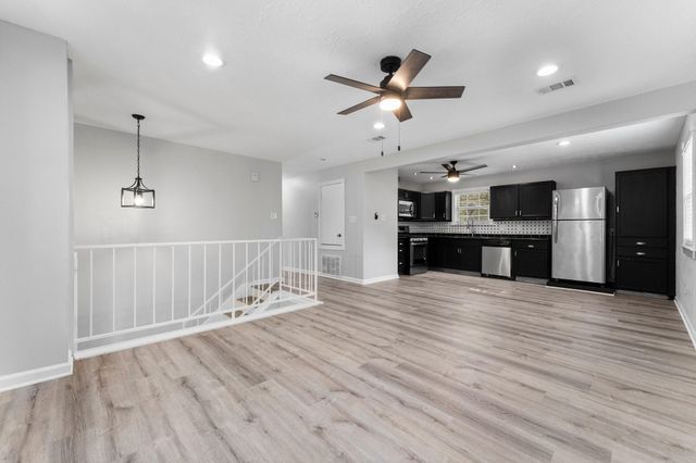 2 Ground Brier Court, The Woodlands, TX 77381