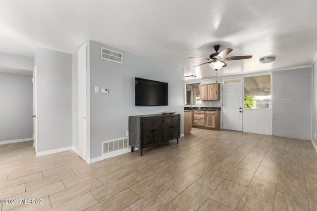 4121 E Valentine Place, Tucson, AZ 85711