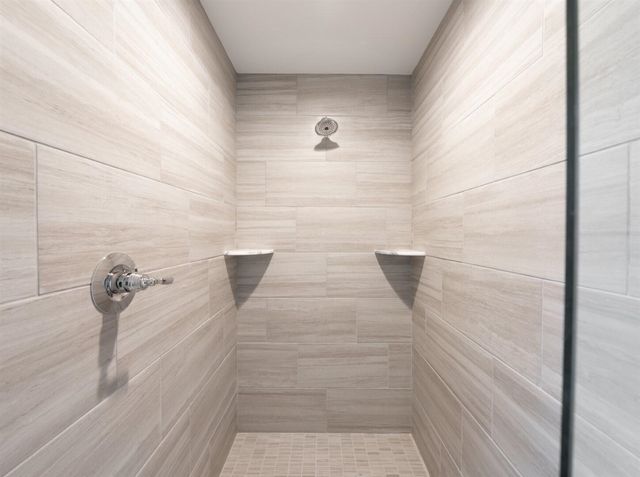 1924 Percy Lane, Highland, MI 48357