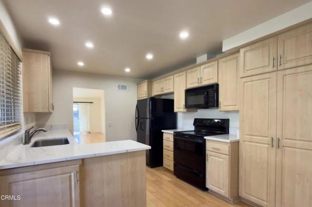 15117 Village 15, Camarillo, CA 93012