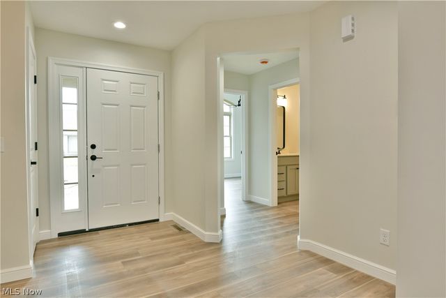 2869 Pebble Creek Court, Cortland, OH 44410