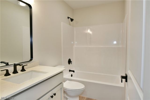 2869 Pebble Creek Court, Cortland, OH 44410