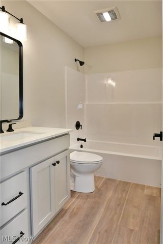 2869 Pebble Creek Court, Cortland, OH 44410