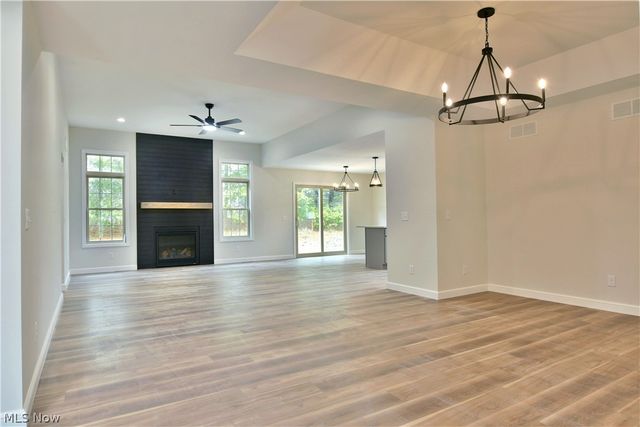 2869 Pebble Creek Court, Cortland, OH 44410