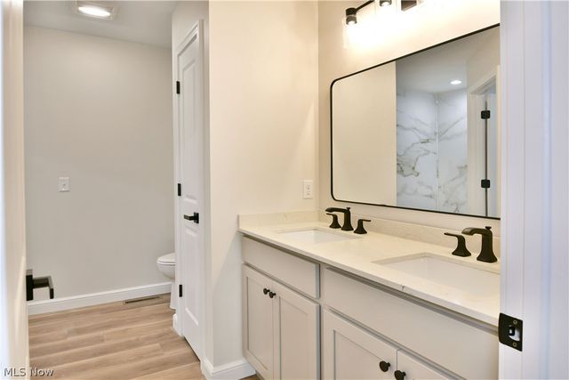 2869 Pebble Creek Court, Cortland, OH 44410