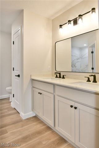 2869 Pebble Creek Court, Cortland, OH 44410