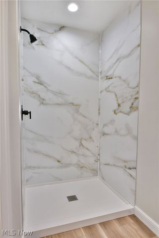 2869 Pebble Creek Court, Cortland, OH 44410