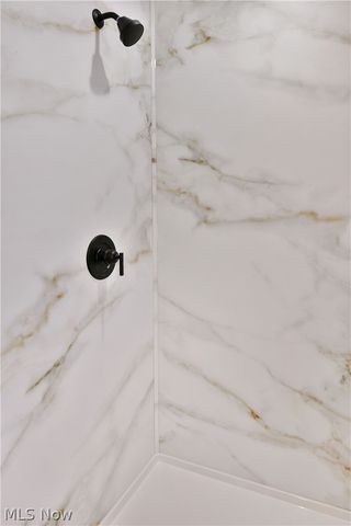 2869 Pebble Creek Court, Cortland, OH 44410