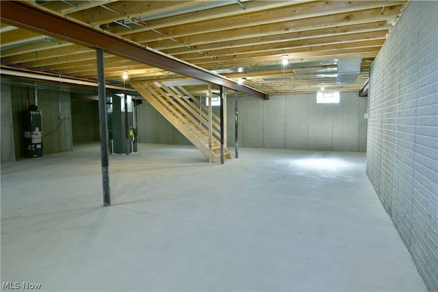 2869 Pebble Creek Court, Cortland, OH 44410