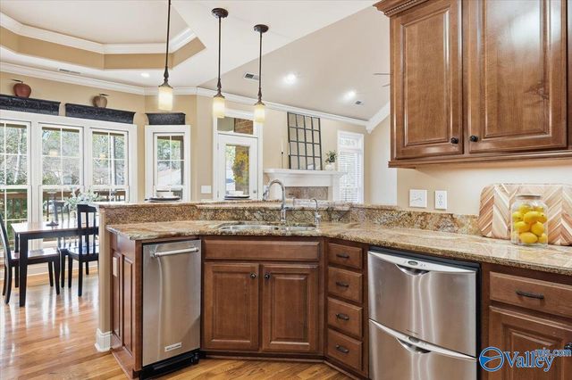 1709 Weymouth Lane NW, Huntsville, AL 35806