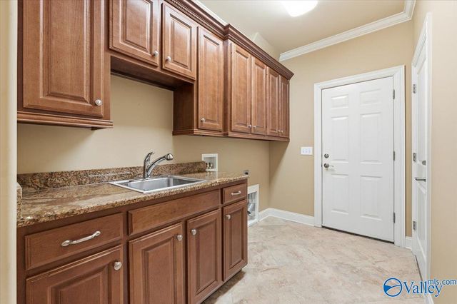 1709 Weymouth Lane NW, Huntsville, AL 35806