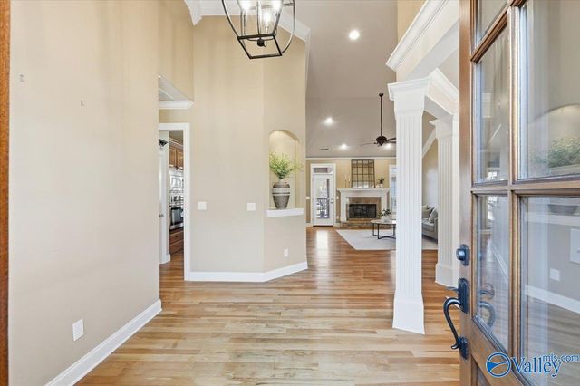 1709 Weymouth Lane NW, Huntsville, AL 35806