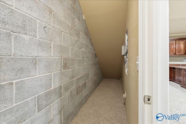 1709 Weymouth Lane NW, Huntsville, AL 35806