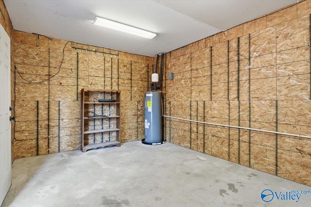 1709 Weymouth Lane NW, Huntsville, AL 35806