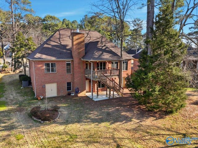 1709 Weymouth Lane NW, Huntsville, AL 35806