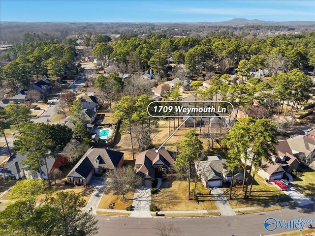 1709 Weymouth Lane NW, Huntsville, AL 35806