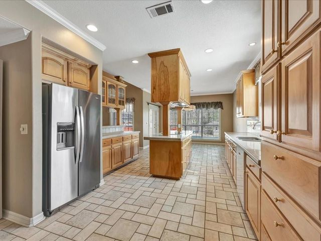 1803 Live Oak Lane, Lufkin, TX 75904