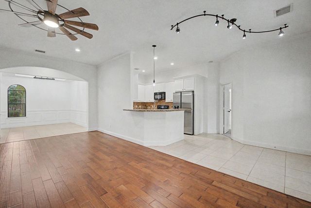 11811 Ramblewood Court, Montgomery, TX 77356