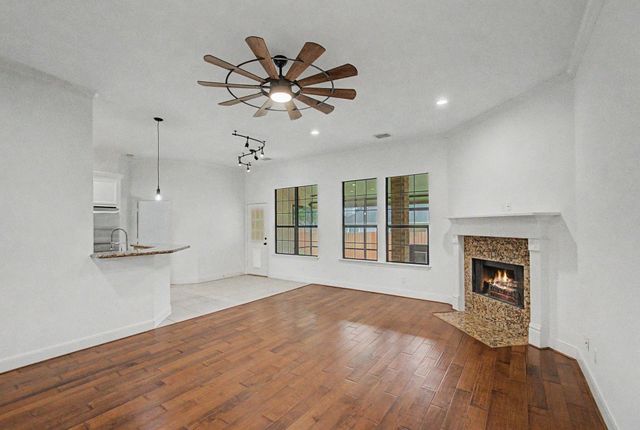 11811 Ramblewood Court, Montgomery, TX 77356