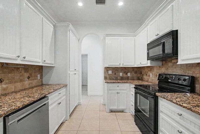 11811 Ramblewood Court, Montgomery, TX 77356