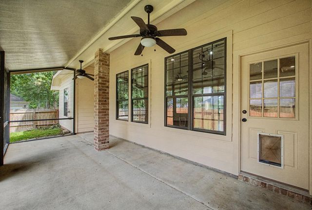 11811 Ramblewood Court, Montgomery, TX 77356