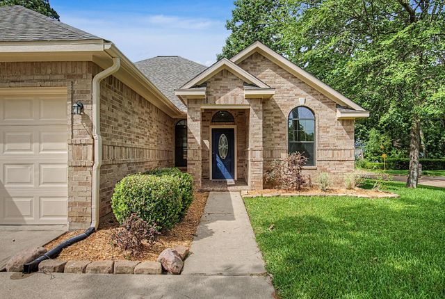 11811 Ramblewood Court, Montgomery, TX 77356