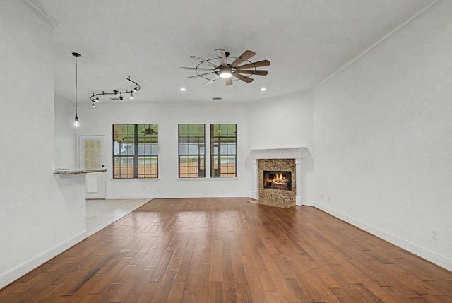 11811 Ramblewood Court, Montgomery, TX 77356