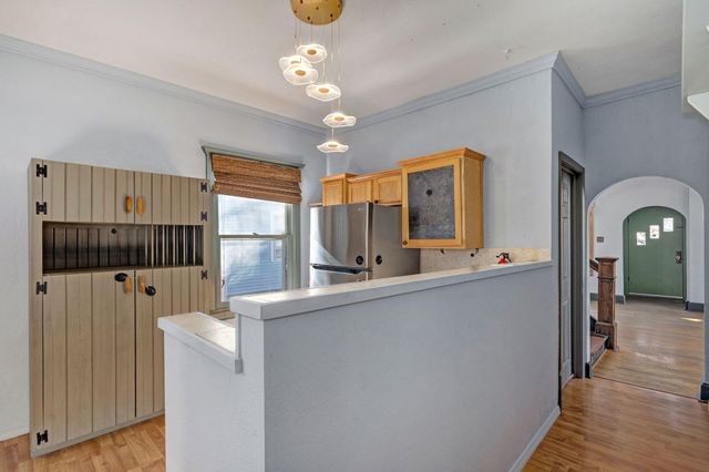 2054 N Campbell Avenue, Springfield, MO 65803