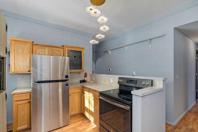 2054 N Campbell Avenue, Springfield, MO 65803