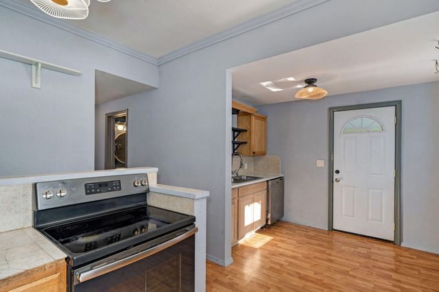 2054 N Campbell Avenue, Springfield, MO 65803