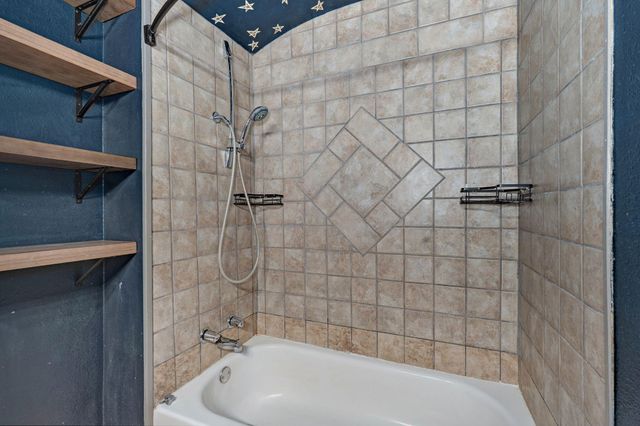 2054 N Campbell Avenue, Springfield, MO 65803