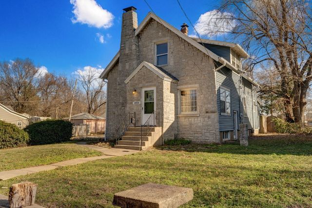 2054 N Campbell Avenue, Springfield, MO 65803