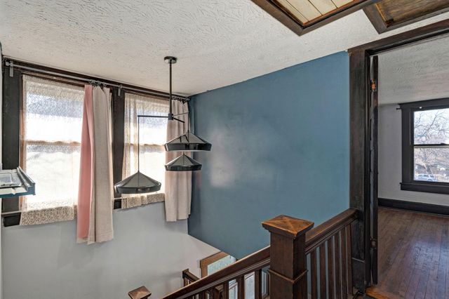 2054 N Campbell Avenue, Springfield, MO 65803