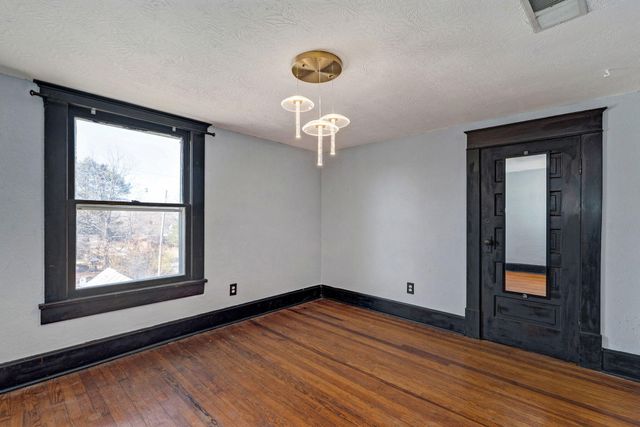 2054 N Campbell Avenue, Springfield, MO 65803