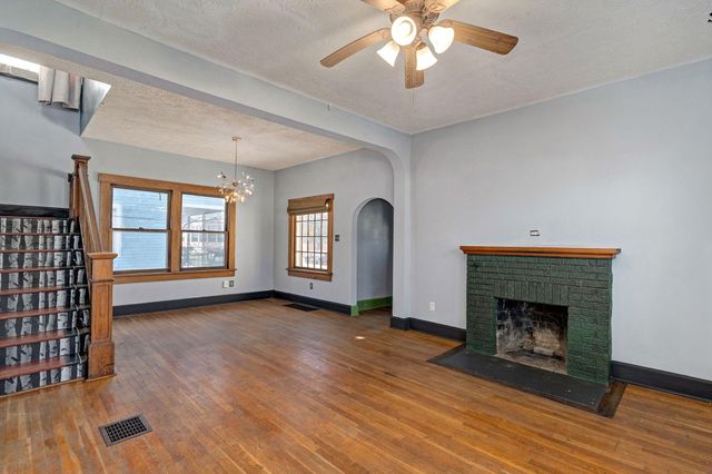 2054 N Campbell Avenue, Springfield, MO 65803