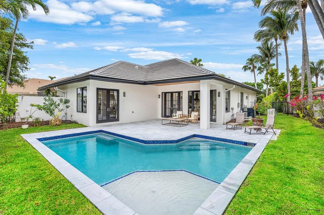 2800 Twin Oaks Way, Wellington, FL 33414