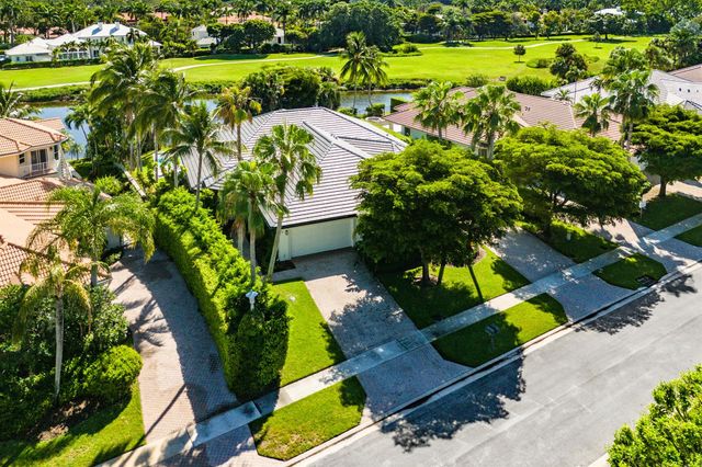 2800 Twin Oaks Way, Wellington, FL 33414