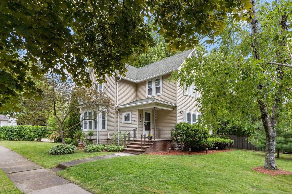 719 S STATE STREET, Appleton, WI 54911