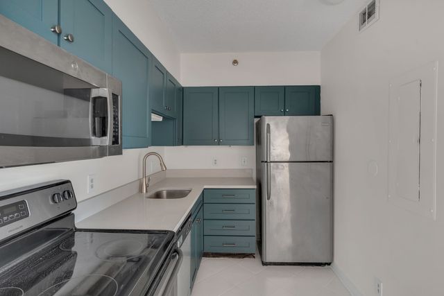 900 19th Ave S Apt 507, Nashville, TN 37212