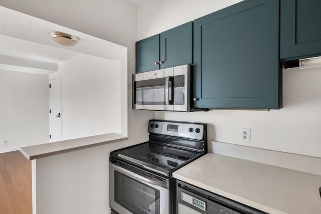 900 19th Ave S Apt 507, Nashville, TN 37212