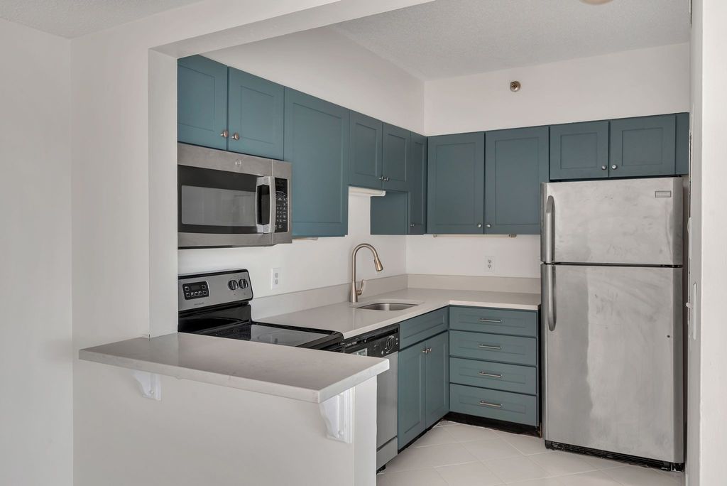 900 19th Ave S Apt 507, Nashville, TN 37212